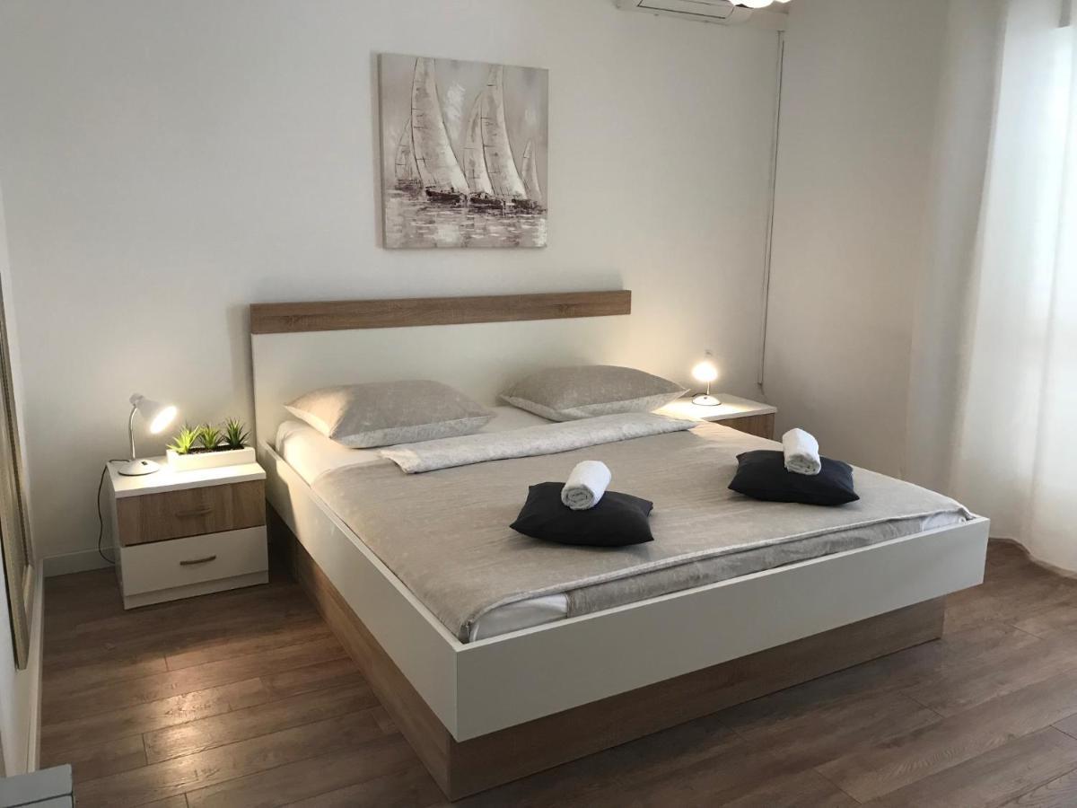 Apartment & Rooms Riva Vodice Exterior photo